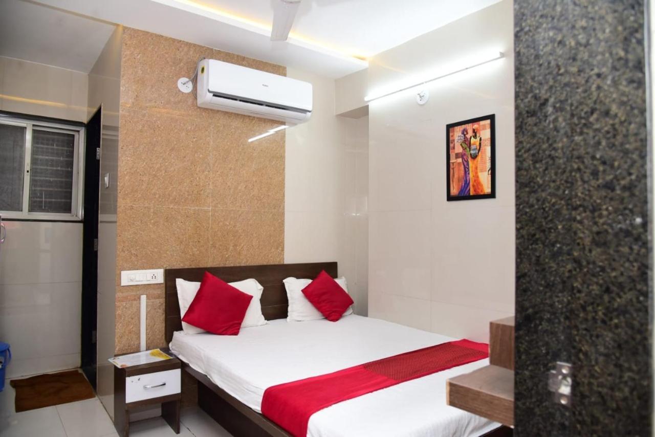 Nivant Lodge Solapur Extérieur photo