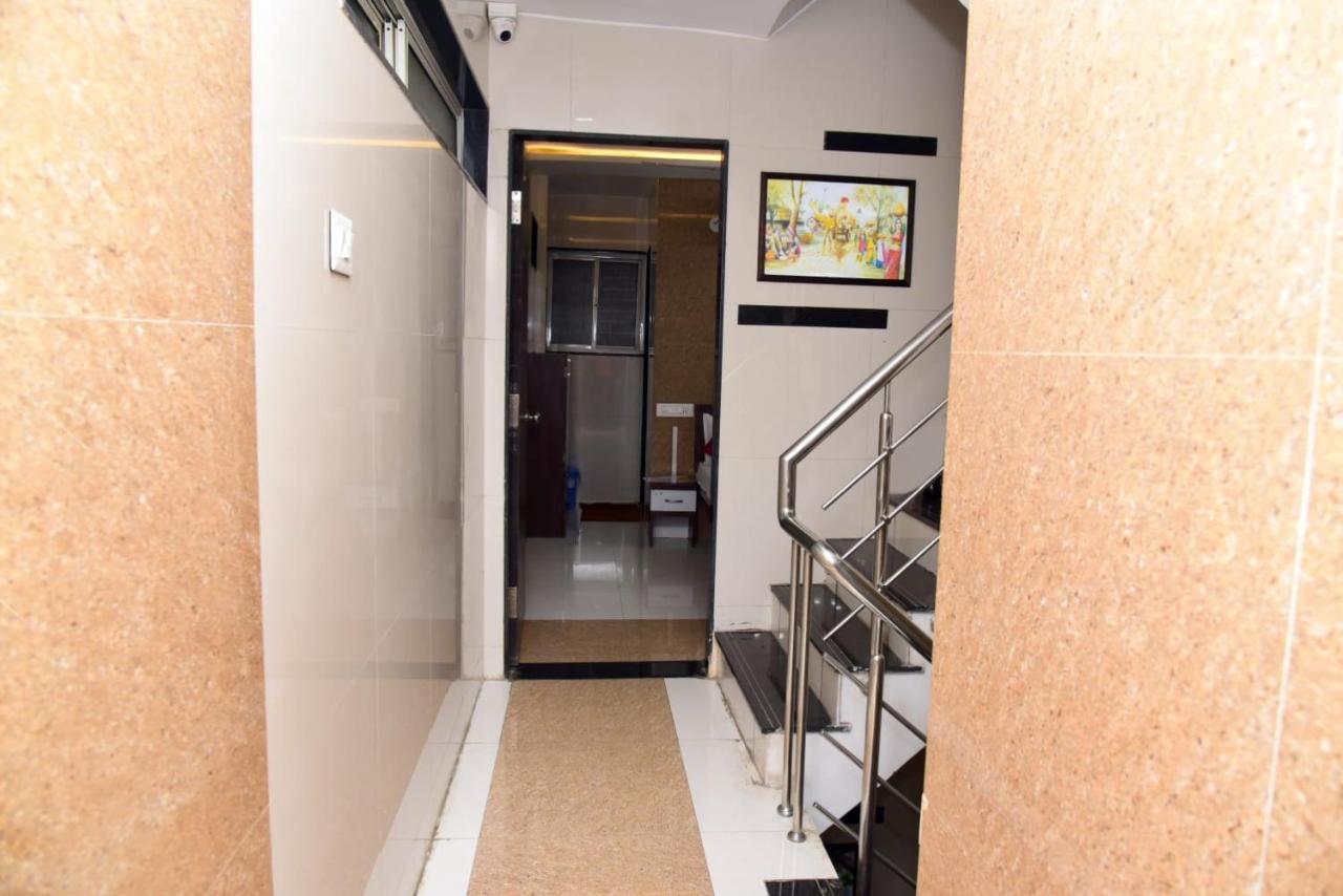 Nivant Lodge Solapur Extérieur photo